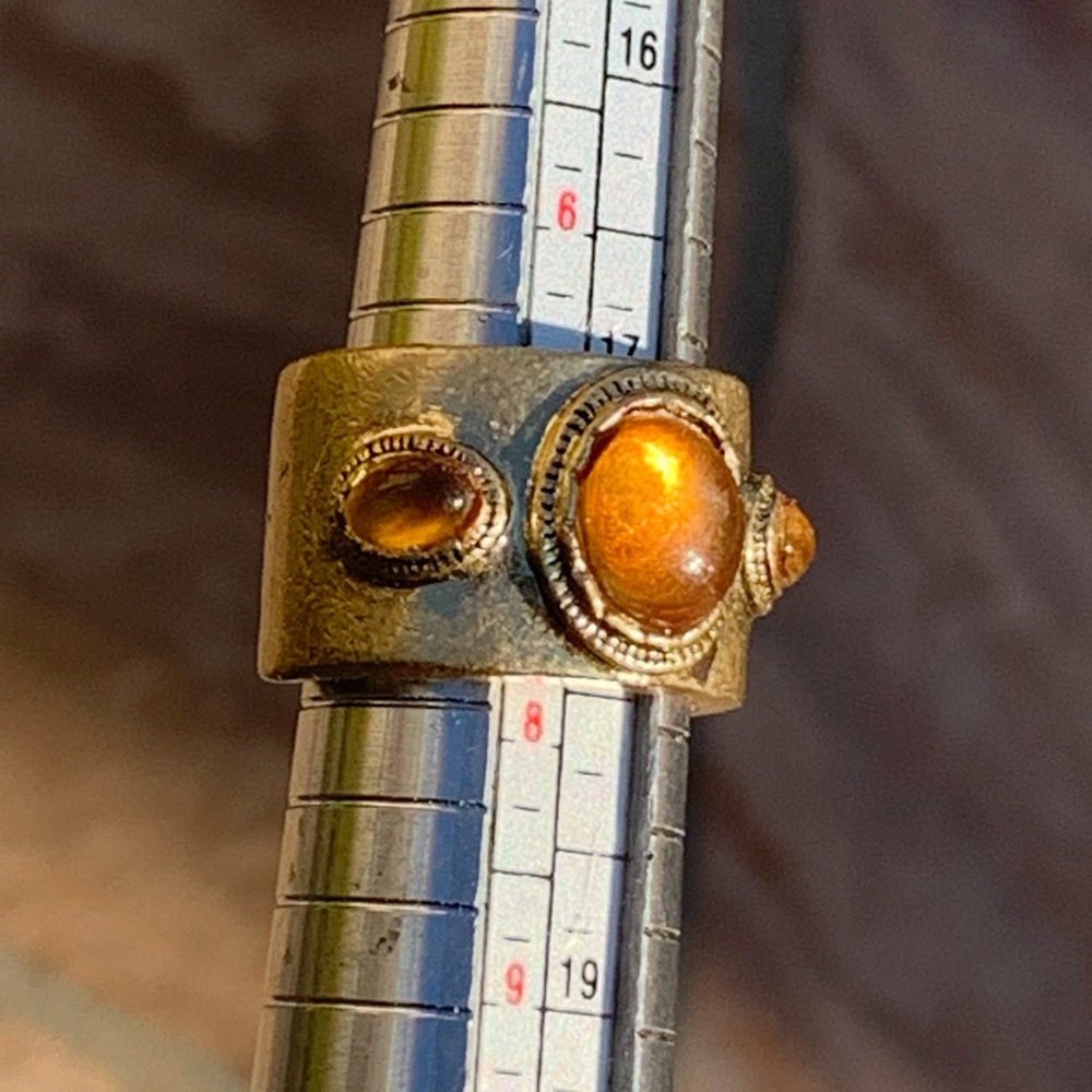 A Stunning Vintage Nina Ricci Etruscan Revival Ring w/Amber Colored Stones - Picture 7 of 12